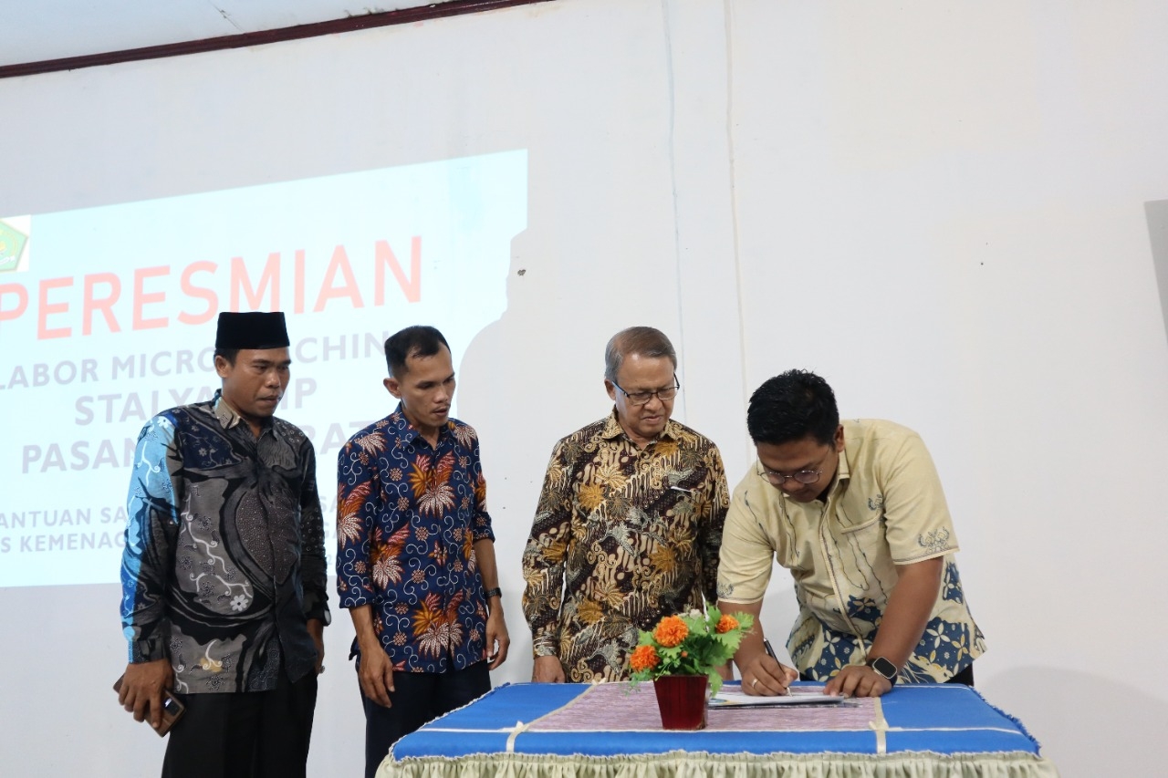 Peresmian Labor Micro Teaching dengan Sekretaris Kopertais Wilayah VI Sumbar Bersama Ketua YAPTIP Ch
